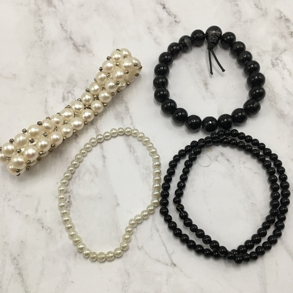 Jewelry - Pearl black bracelet set bundle